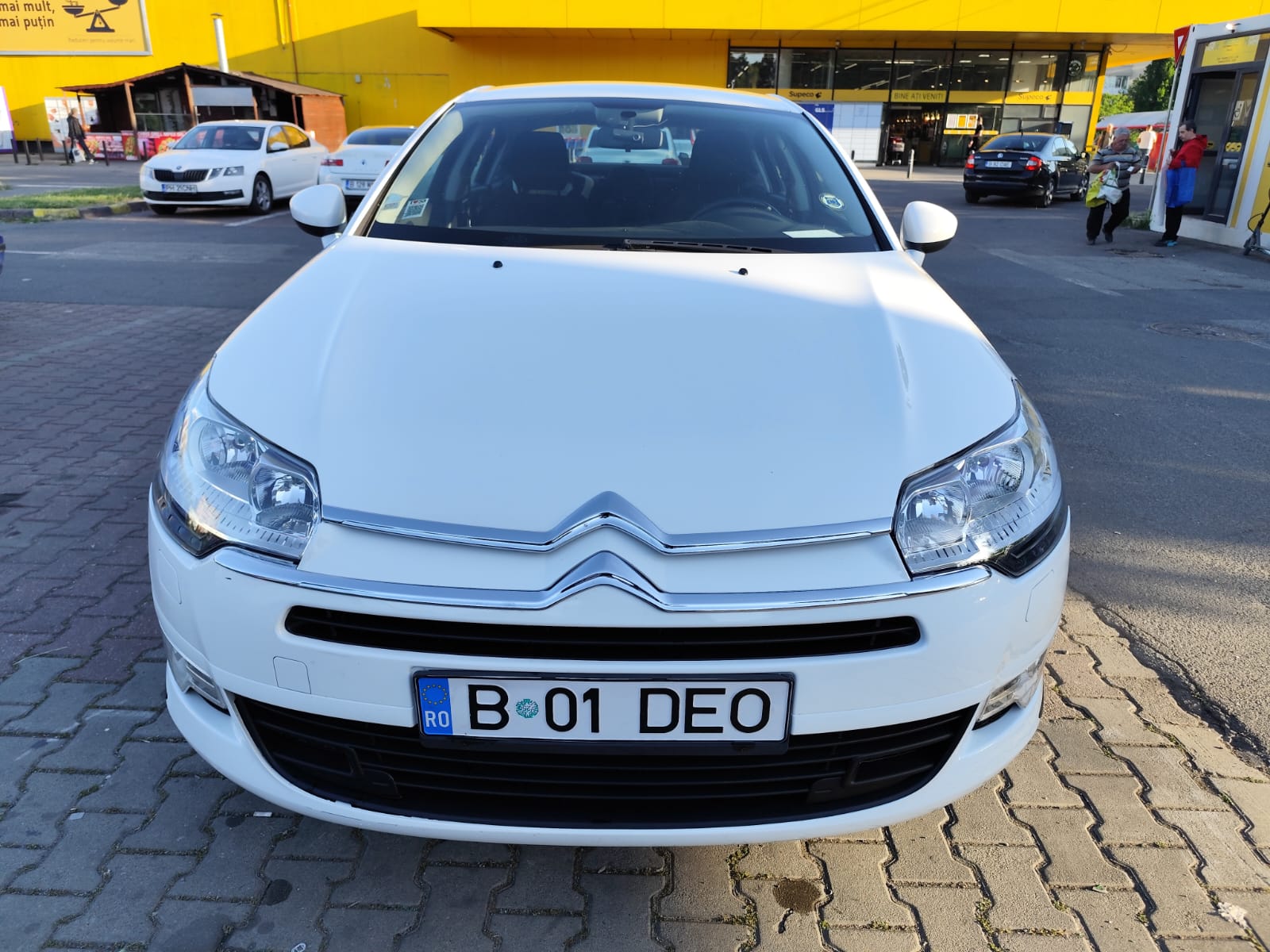 car-image